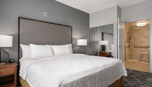 Suite, 1 cama de matrimonio grande, no fumadores (Mobility & Hearing, Roll-in Shower)