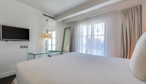 Habitación superior con 1 cama doble o 2 individuales