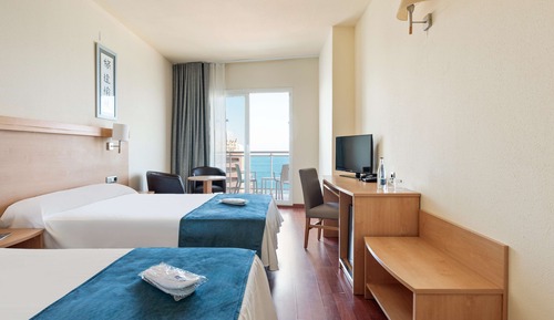 Habitación Estándar, vistas parciales al mar (2 adultos)