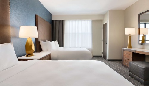 2 Queen 2 Room Suite Accessible Tub