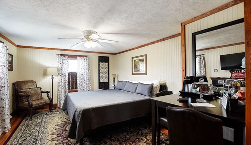 Royal Oak Suite