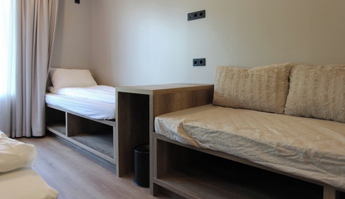 Habitación Deluxe con 1 cama doble o 2 individuales, baño privado