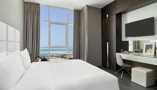 Suite, 1 cama de matrimonio grande, cocina, vistas al mar (Low Floor)