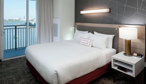 Suite, 1 cama de matrimonio grande con sofá cama, no fumadores, balcón (Hearing Accessible)