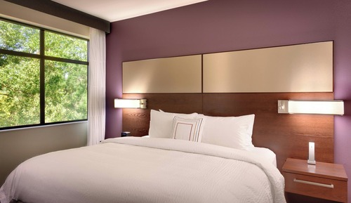 Estudio ejecutivo, 1 cama de matrimonio grande