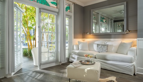 Suite estudio superior, 1 cama de matrimonio grande con sofá cama, frigorífico y microondas