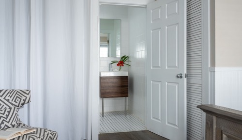 Habitación superior, varias camas, frigorífico, en la zona del jardín (Room 12)