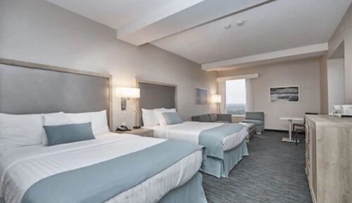 Habitación Deluxe, varias camas, vistas a la ciudad (Deluxe Family Suite)