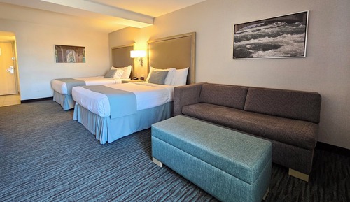 Suite estándar, varias camas, vistas a la ciudad (Junior Suite 2 Queen Beds & Sofa bed)