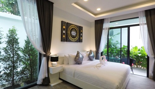 Honeymoon Suite with Garden View