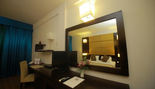 Habitación triple Deluxe, 1 habitación, balcón, vistas al mar