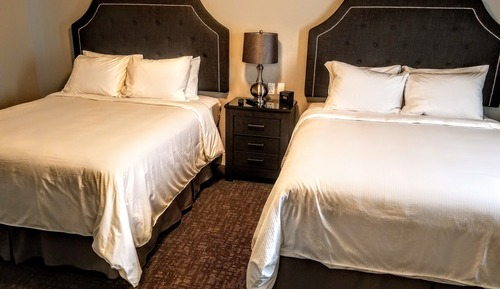 Suite superior, 2 camas de matrimonio, chimenea, vistas al campo de golf