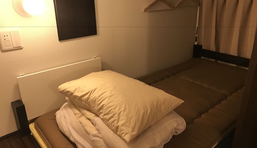 Dormitorio compartido, solo para mujeres (One Bunk Upper Bed)