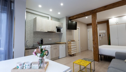 Apartamento Deluxe, baño privado (Amarillo)