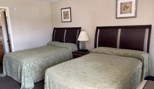 Habitación básica, 2 camas dobles, no fumadores