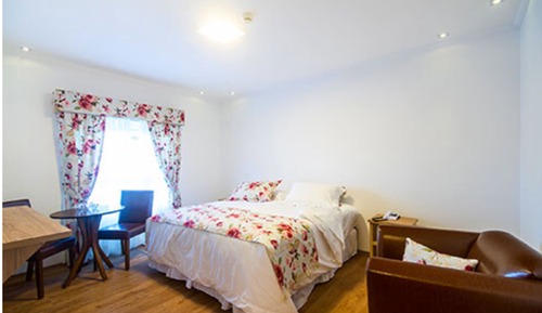 Habitación Premium con 1 cama doble o 2 individuales