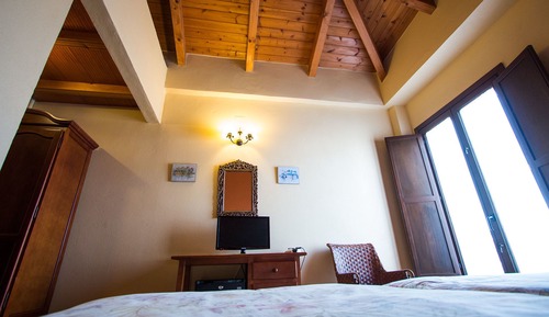 Habitación estándar con 1 cama doble o 2 individuales