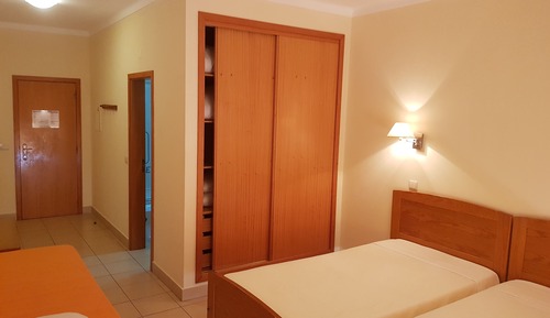 Habitación triple, balcón