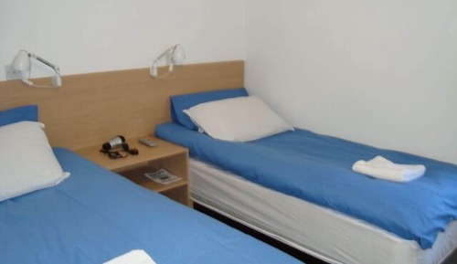 Habitación con 2 camas individuales