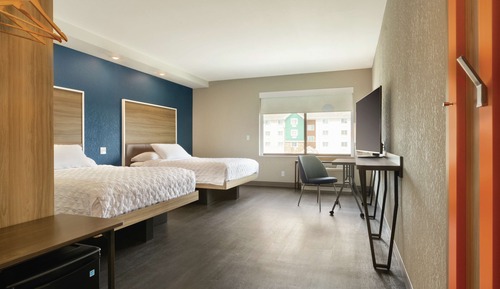 Habitación, 2 camas de matrimonio, accesible para personas con discapacidad (Hearing)