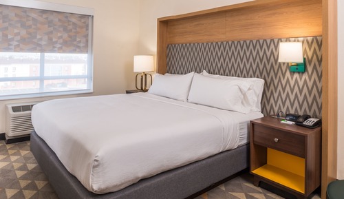 Habitación estándar, 1 cama de matrimonio grande (Mobility, Roll-In Shower)