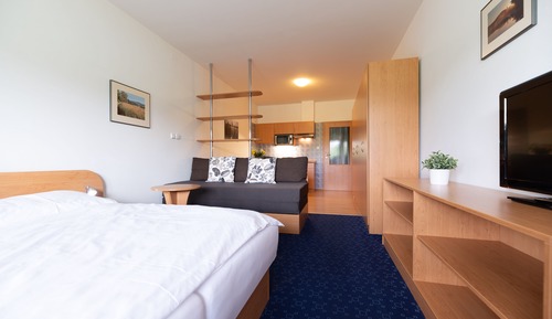 Habitación triple, balcón