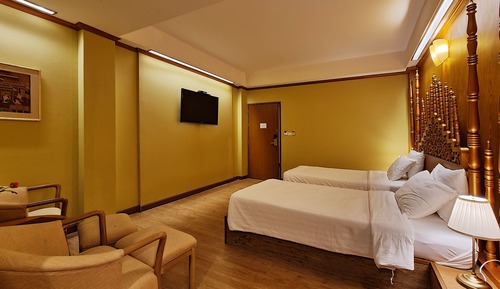Twin Room B