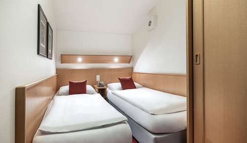 Apartamento, 3 habitaciones, balcón, vistas a la montaña