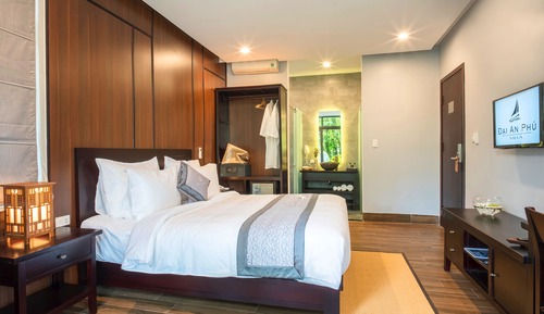 Habitación Deluxe doble, 1 cama de matrimonio grande, patio, junto a la piscina