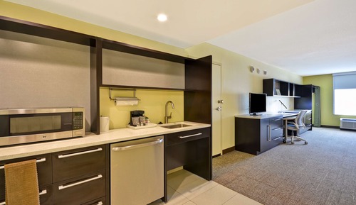 Estudio, 2 camas de matrimonio (Mobility & Hearing, Roll-In Shower)