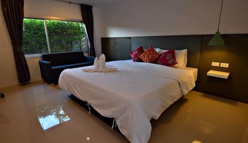 Standard Double Bed 