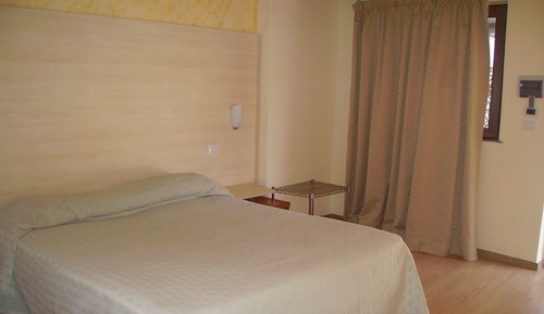 Habitación cuádruple, patio