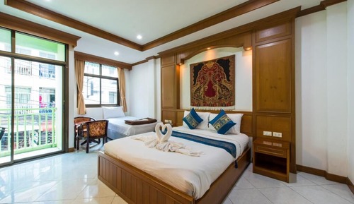 Triple Family Room
