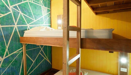 Habitación triple de diseño, varias camas, sin ventanas