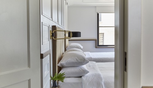 Habitación clásica, 1 cama de matrimonio grande, notificación por teléfono o timbre (2)