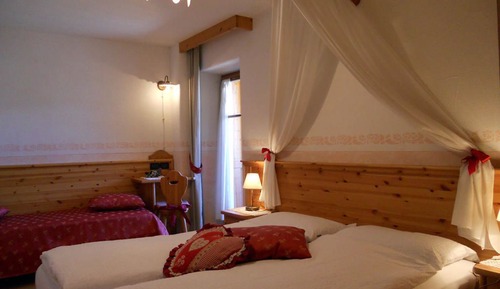 Habitación básica doble, balcón