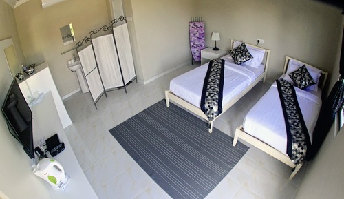 Habitación con 2 camas individuales