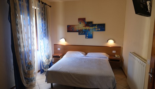 Habitación clásica con 1 cama doble o 2 individuales