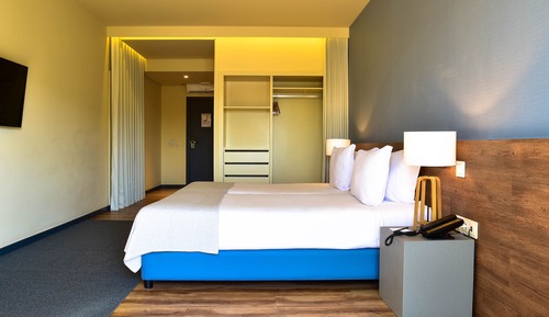 Habitación con 1 cama doble o 2 individuales