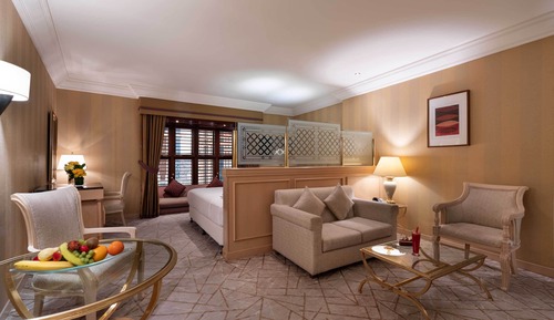 Studio Suite with Two Single Beds