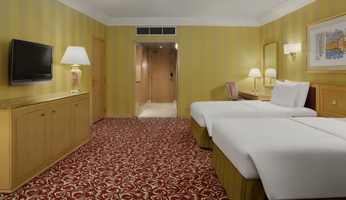 Club Room with Two Twin Beds
