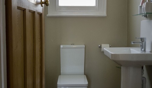 Habitación individual, baño privado (Single with bath. Room only)
