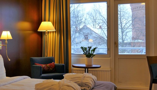 Habitación doble superior, 1 cama de matrimonio grande, vistas a la ciudad