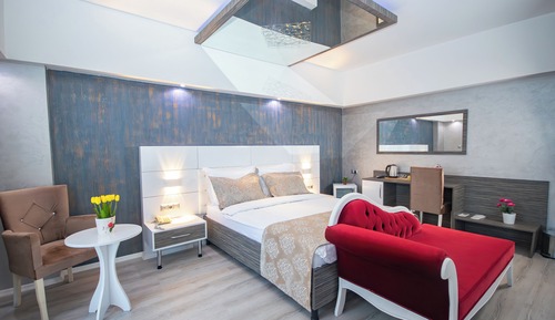 BALKONLU PRINCE SUITE