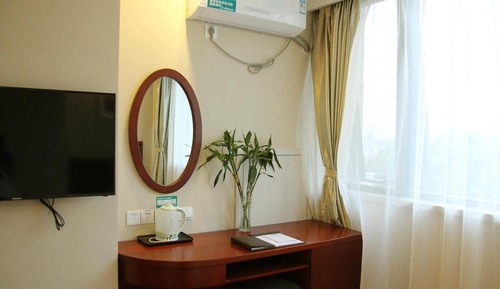 Habitación doble (1.8m Bed with Inside Window)