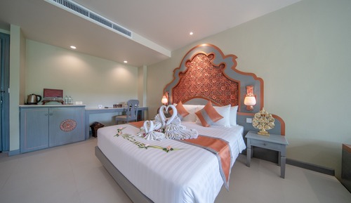 Deluxe Room with Pool Access