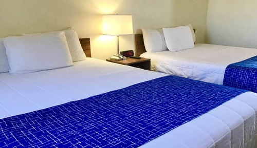 Suite, 2 camas de matrimonio, no fumadores (1 Room)