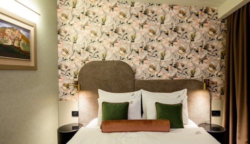 Habitación doble superior, 1 cama de matrimonio grande, vistas a la ciudad