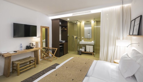 Habitación Confort con 1 cama doble o 2 individuales, vistas al puerto deportivo
