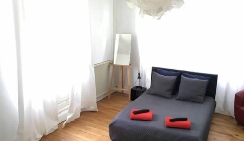Habitación Confort con 1 cama doble o 2 individuales, baño compartido (Chambre blanche)